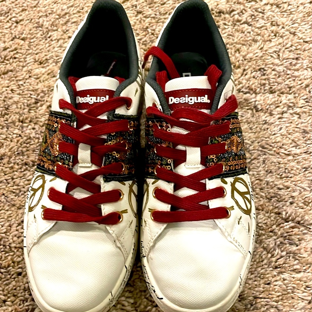 Desigual Cosmic Exotic women’s Sneakers, sz 6.5